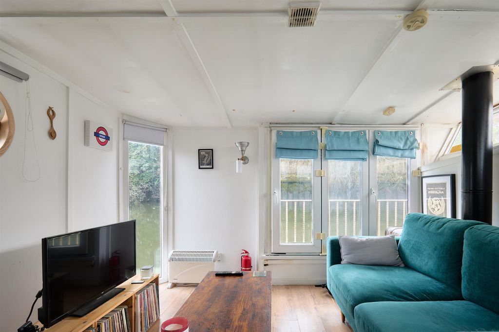 Property photo 3 of 26