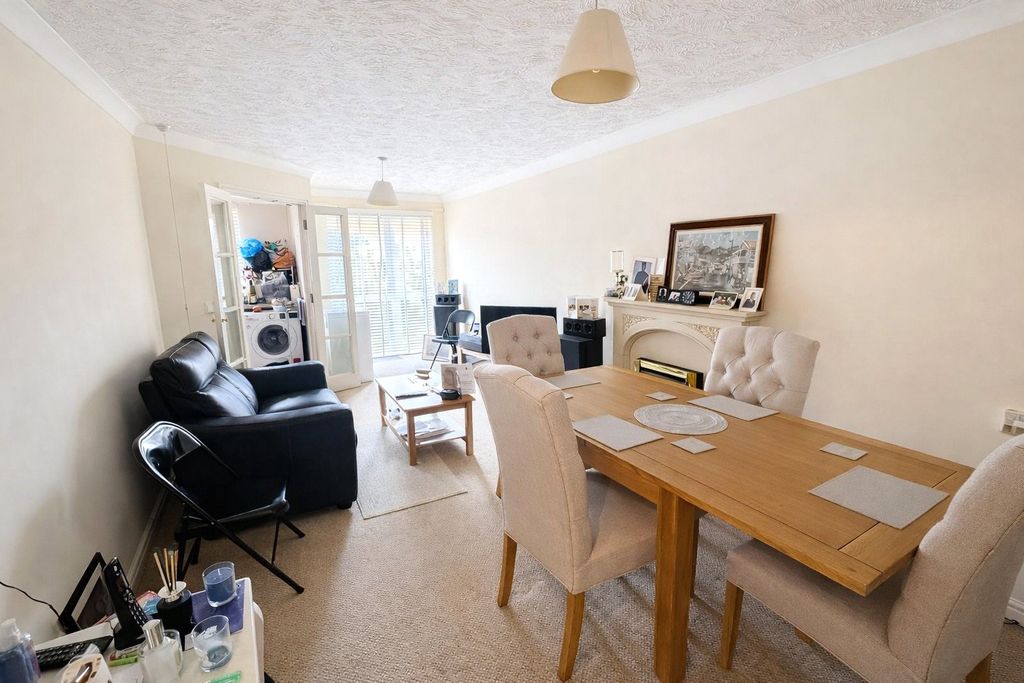 Property photo 2 of 8 Picture 2