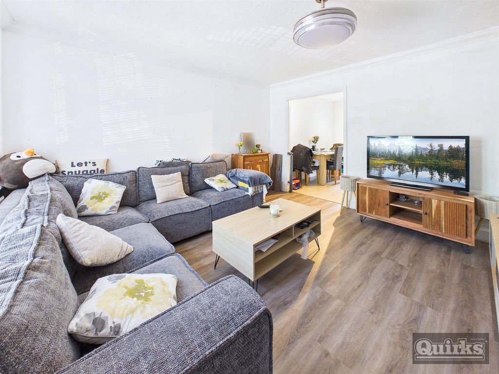 Property photo 3 of 18 Cam02342G0-Pr0177-Still004.Jpg