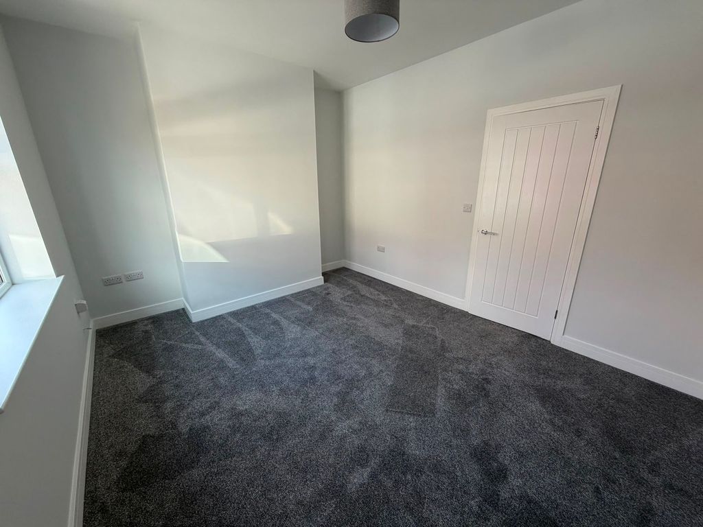 Property photo 3 of 13 Living Room