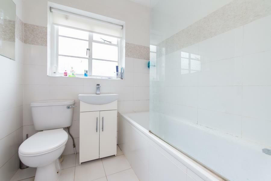 Property photo 2 of 6 Bathroom