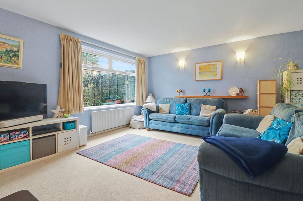 Property photo 3 of 18