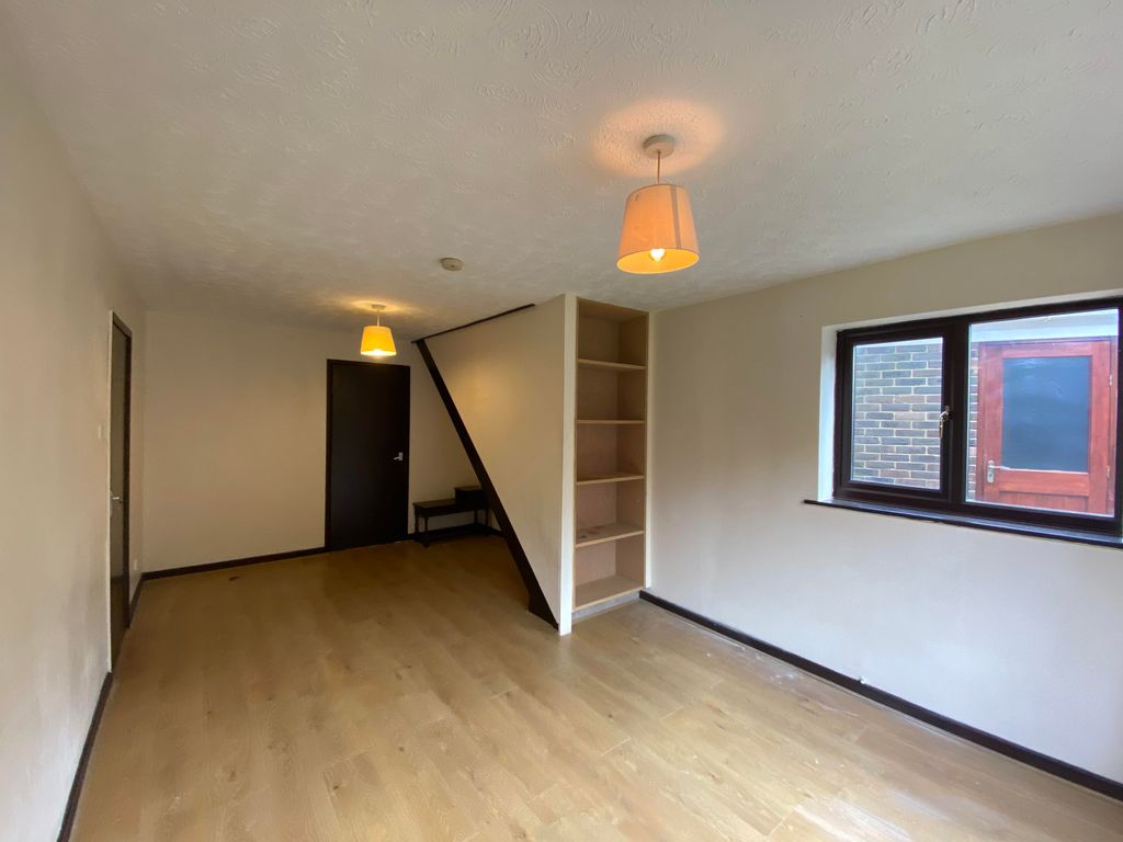 Property photo 2 of 10 Living Room