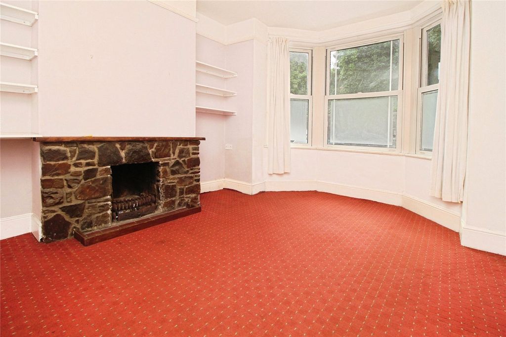 Property photo 3 of 7 Flat 1 Lounge