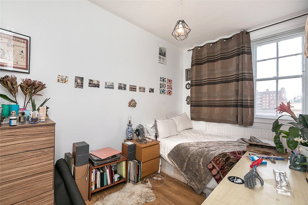 Property photo 2 of 5