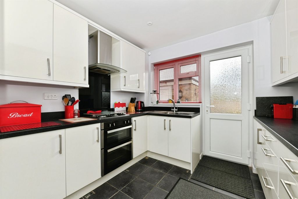 Property photo 3 of 22