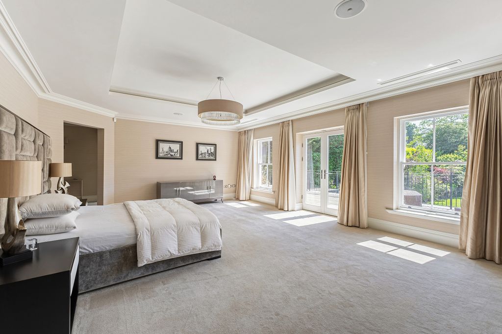 Additional image 15 of 6 bed property for saleRegent's Walk, Ascot, Berkshire SL5