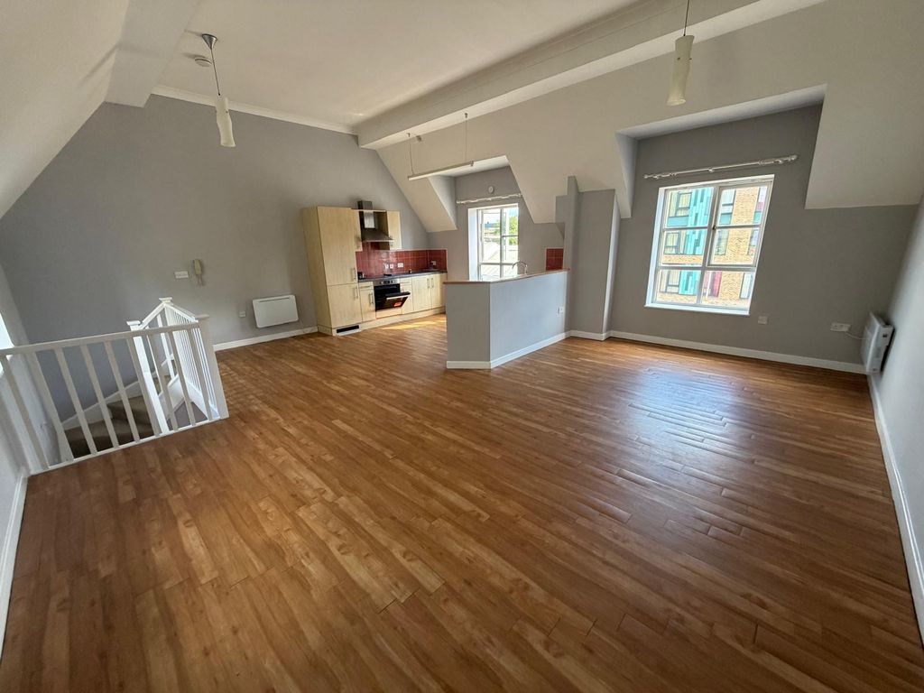 Property photo 3 of 11 Image