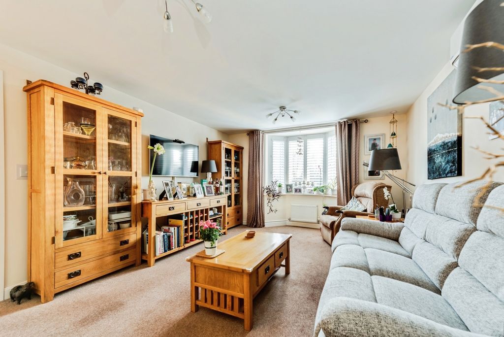 Property photo 3 of 20 Pbox-Img.Jpg