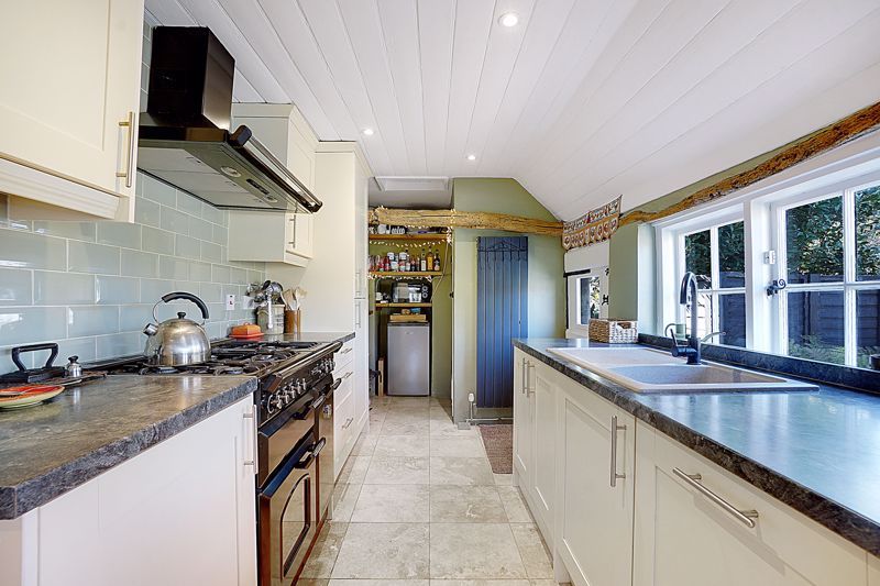 Property photo 3 of 16 Photo 9