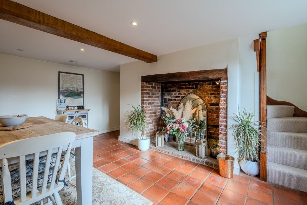 Property photo 3 of 25