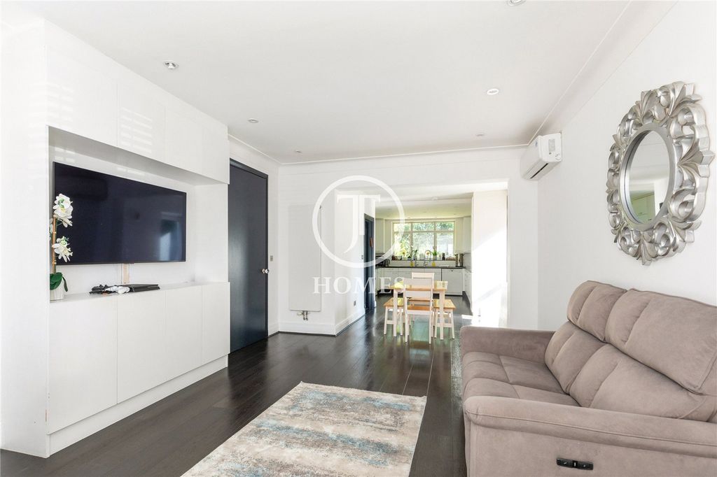Property photo 3 of 17 Picture No. 05