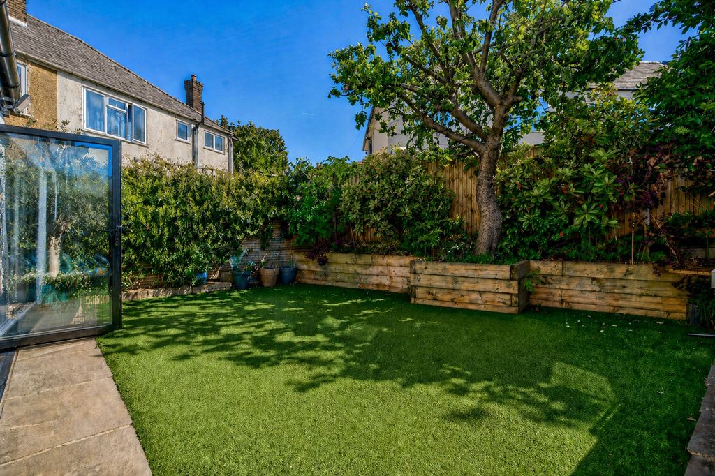 Property photo 3 of 8 Picture No. 58