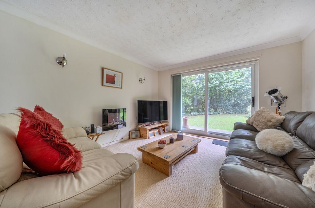 Property photo 2 of 11 1370548-3-68F1099...