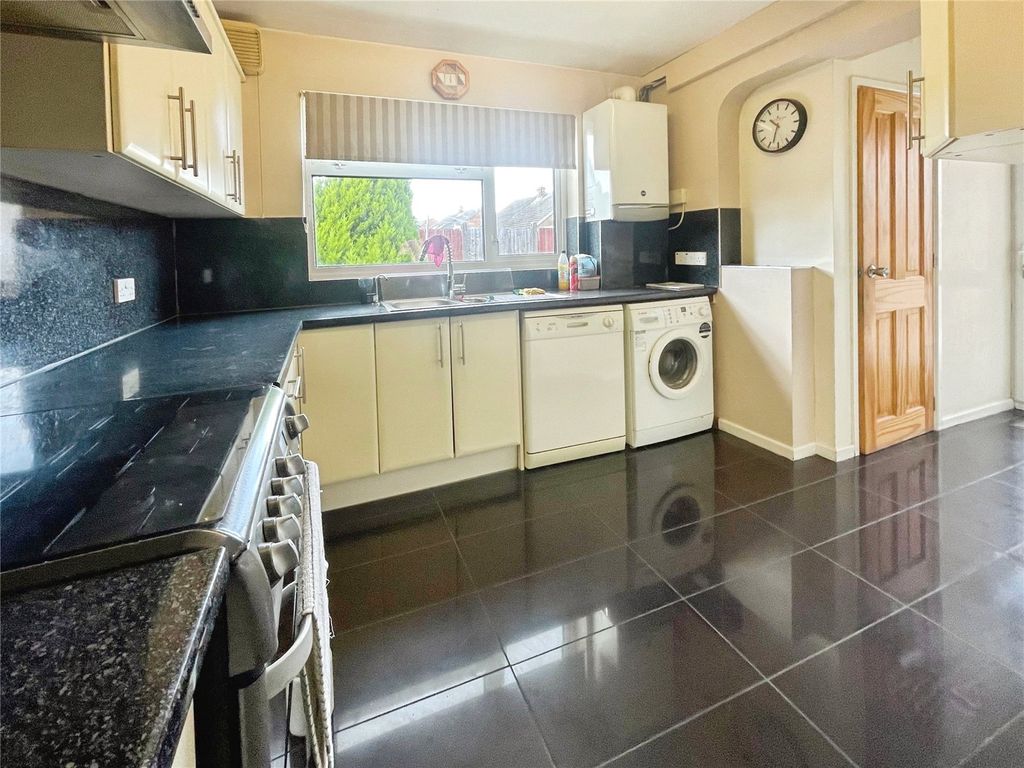 Property photo 2 of 15 Kitchen