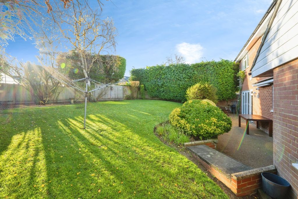 Property photo 2 of 20 Garden