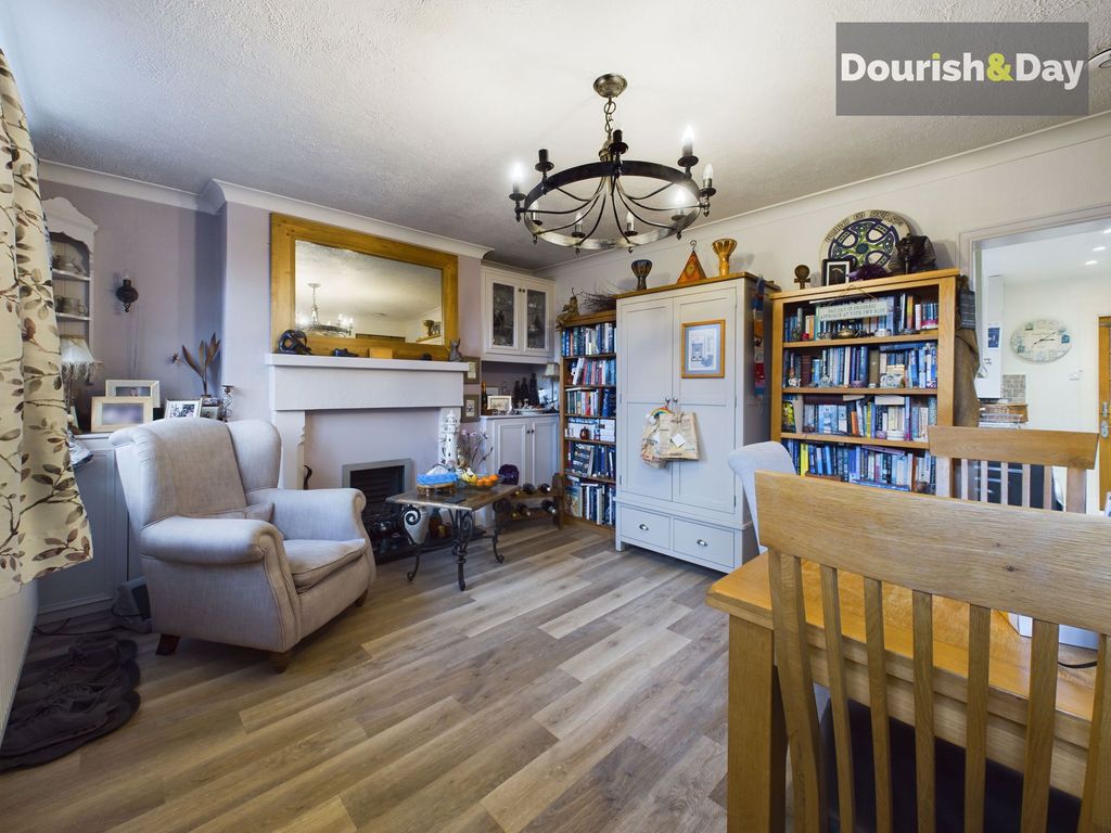 Property photo 2 of 17 Dining Room