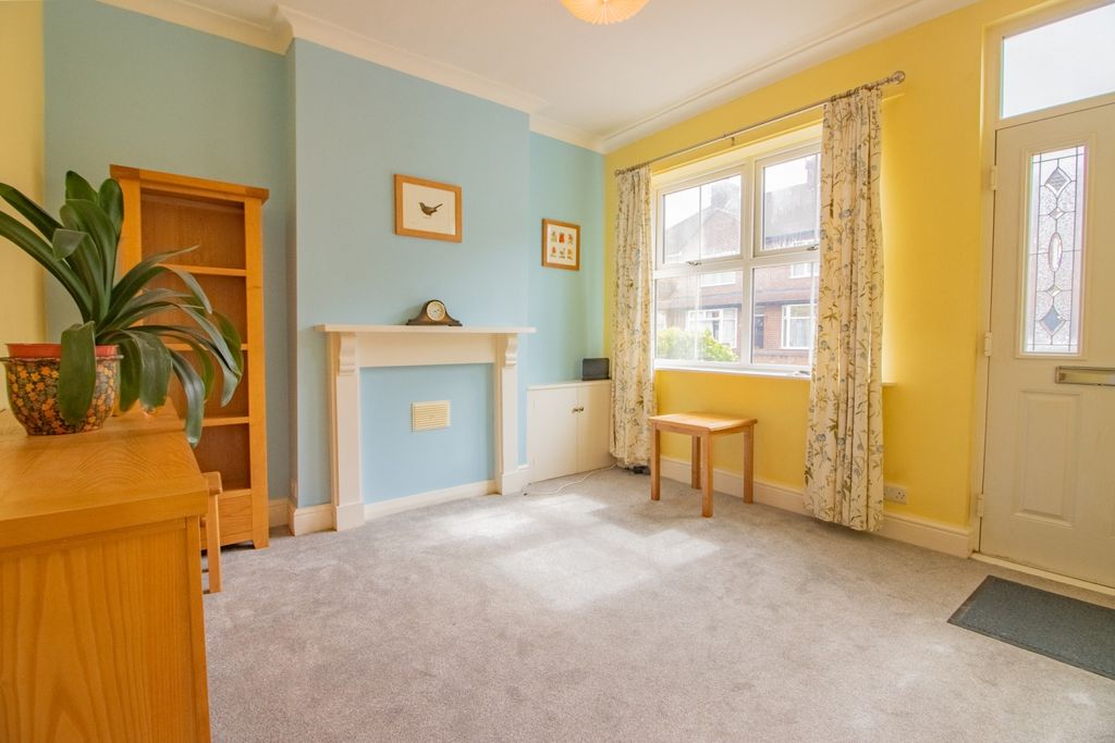 Property photo 3 of 14 Front Room