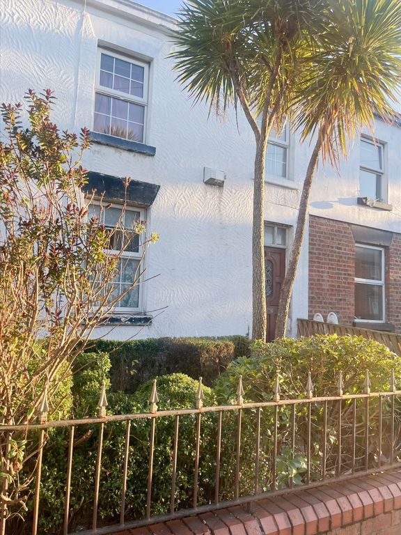 Property photo 2 of 42