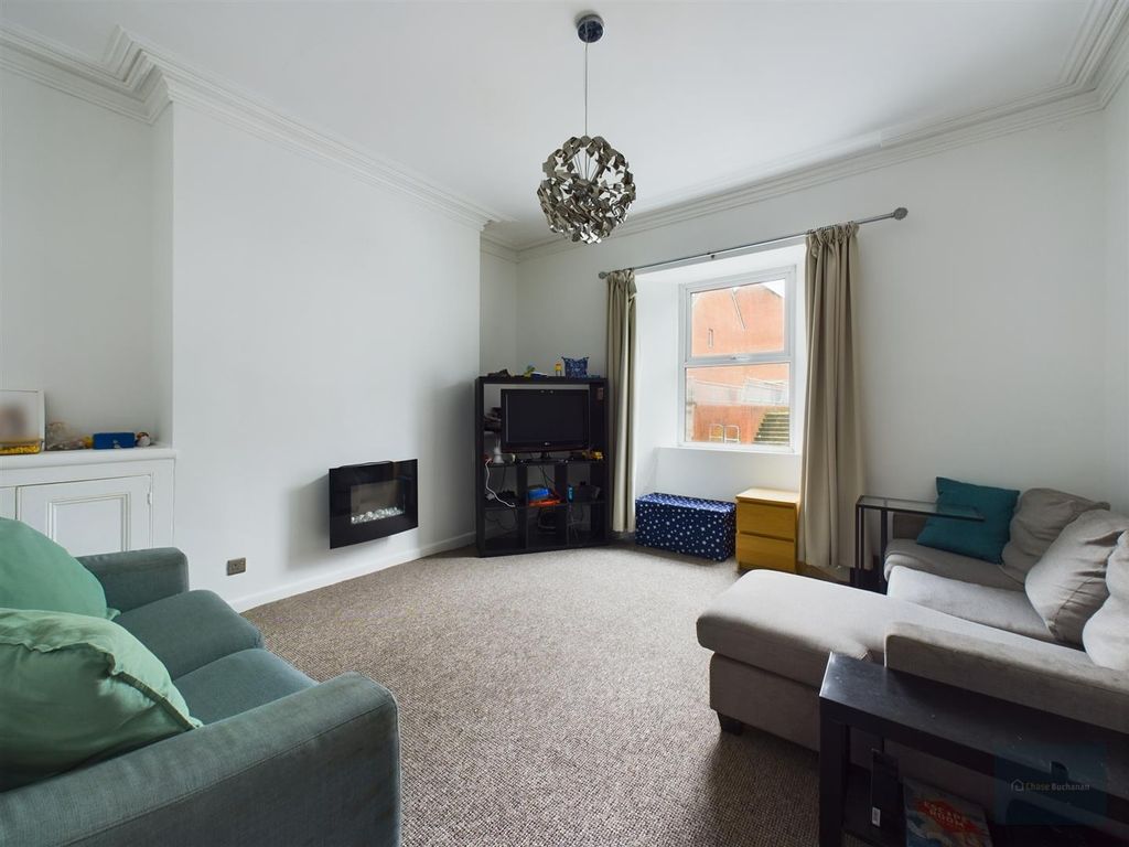 Property photo 2 of 6 Cam02549G0-Pr0085-St