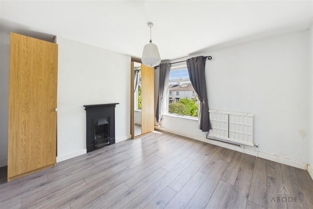 Property photo 3 of 17 Cam02544G0-Pr0378-Still008.Jpg