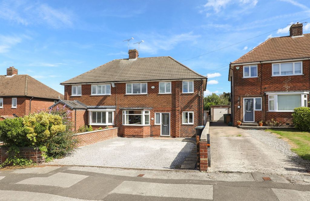 Property photo 1 of 30