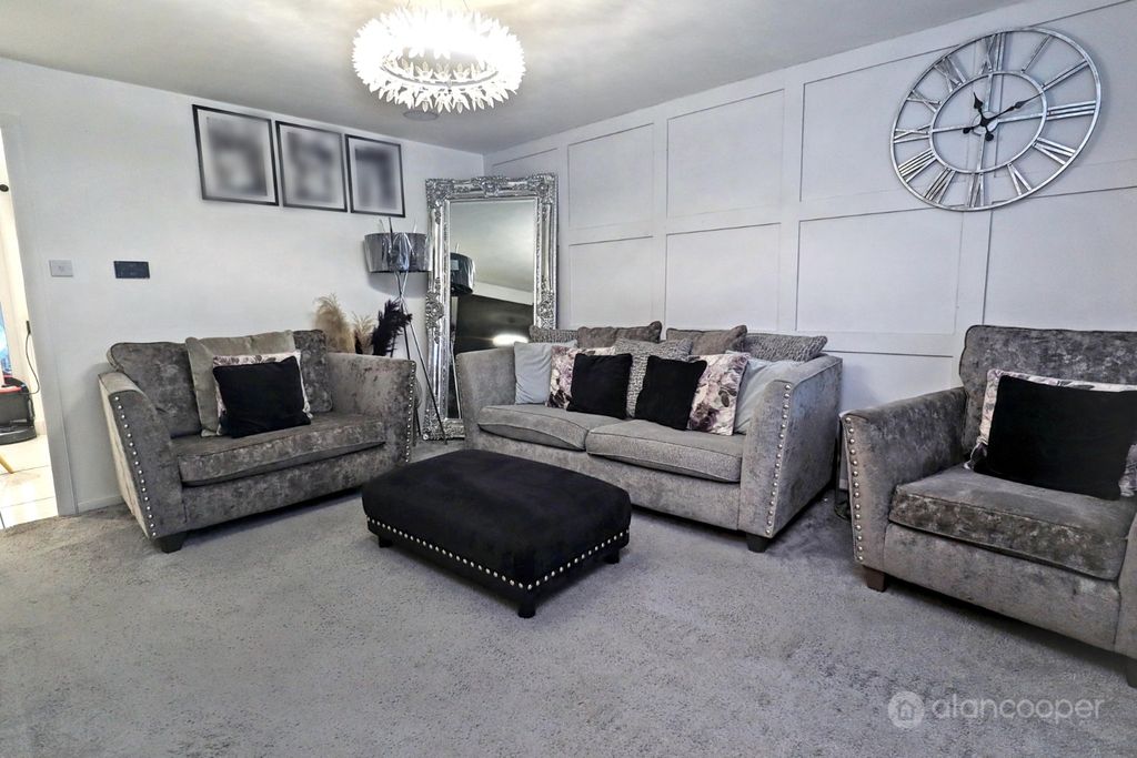 Property photo 2 of 24 4895493