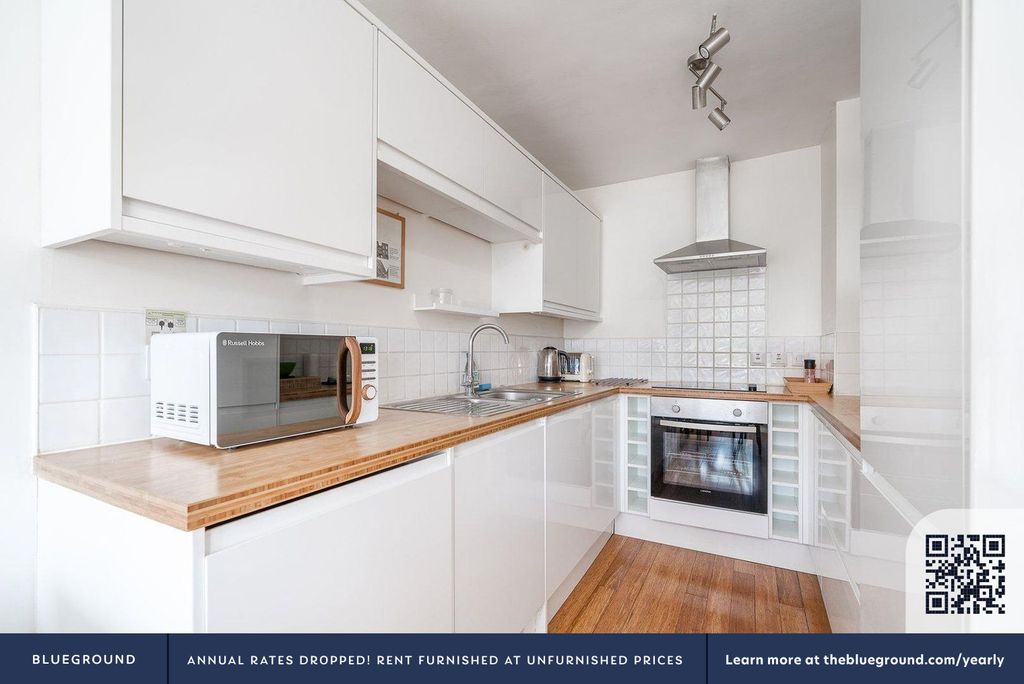 Property photo 3 of 15 Fully Equipped Kitchen
