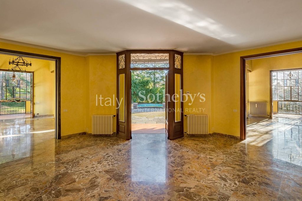 Property photo 3 of 18