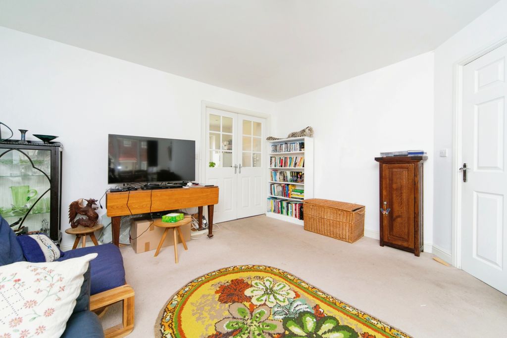 Property photo 3 of 15 Living Room