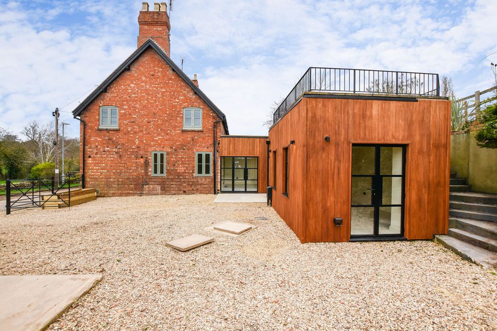 Property photo 2 of 29 Photo 37