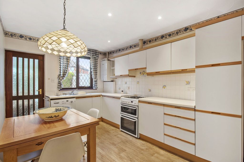 Property photo 3 of 18