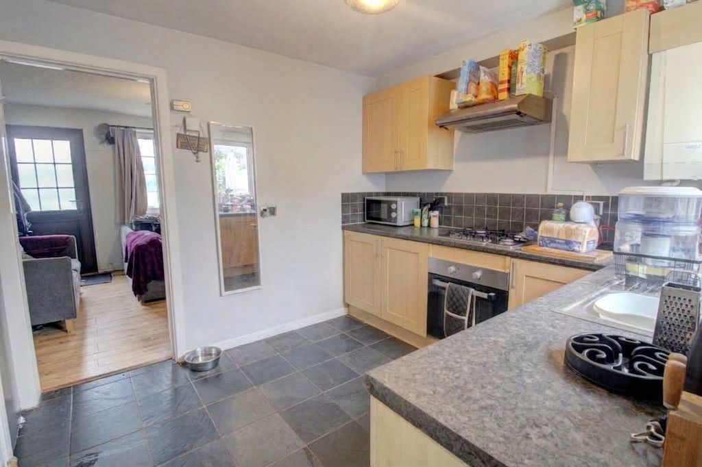 Property photo 2 of 7 Kitchen