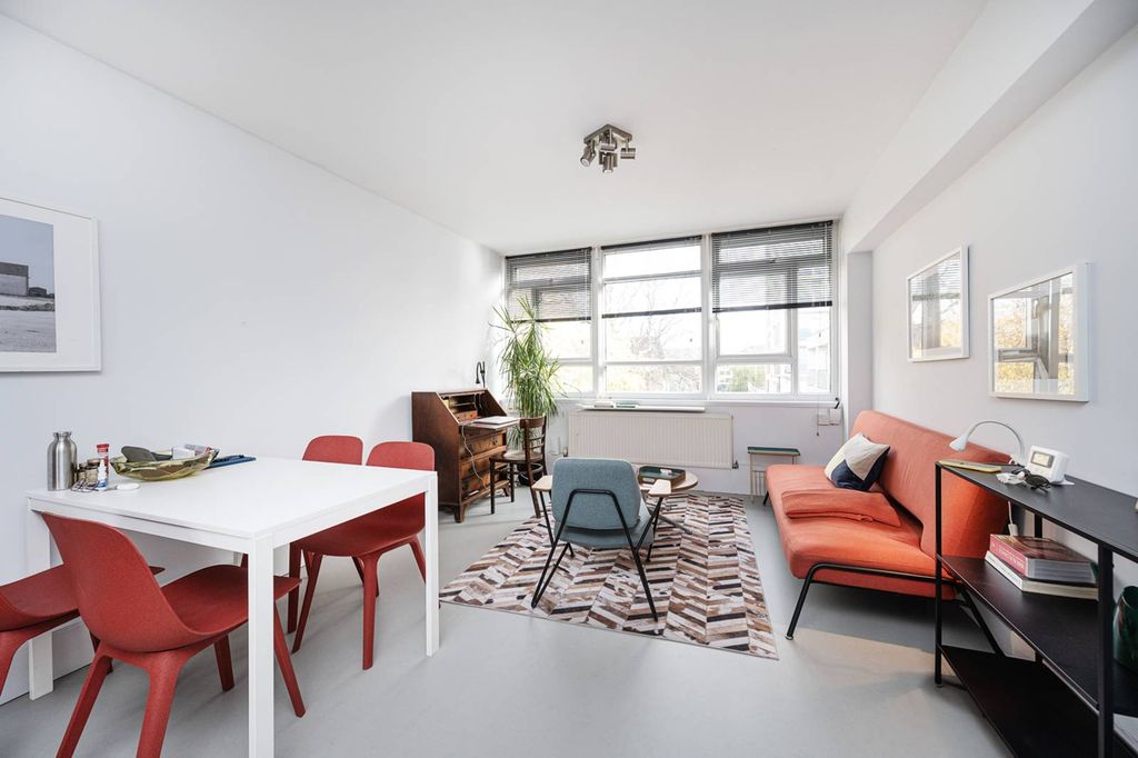 Property photo 3 of 9