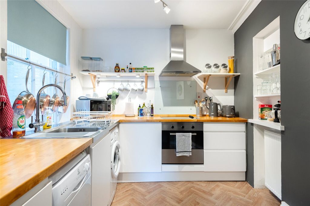 Property photo 3 of 24 Picture 3