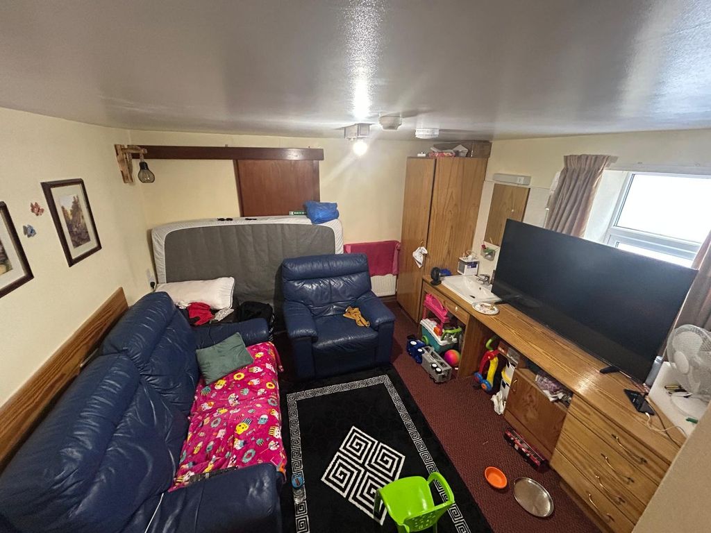 Additional image 31 of 21 bed flat for saleBroad Green, Wellingborough, Northamptonshire NN8
