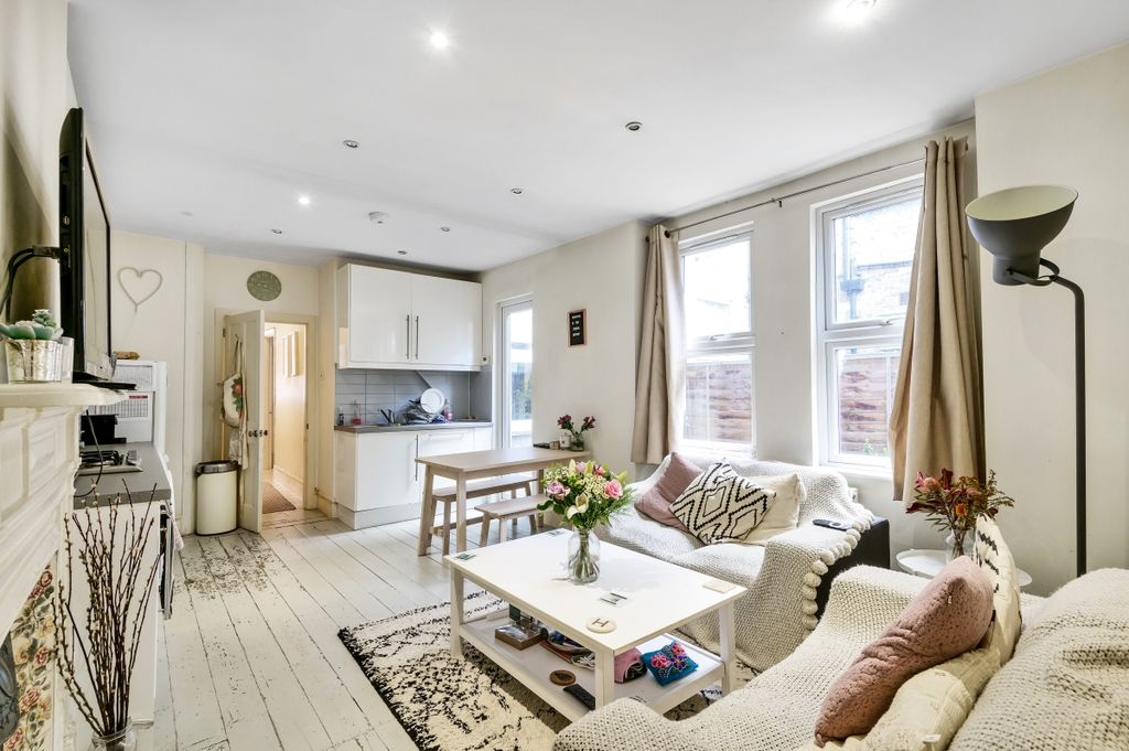 Property photo 1 of 7 824079 (2)