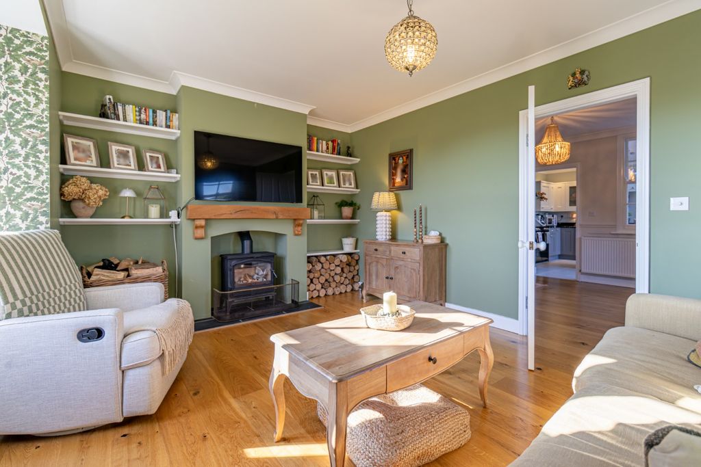 Property photo 3 of 41 4071356