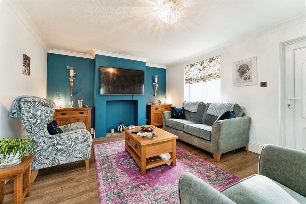 Property photo 2 of 16