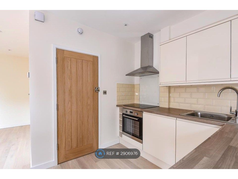 Property photo 2 of 5 Kitchen