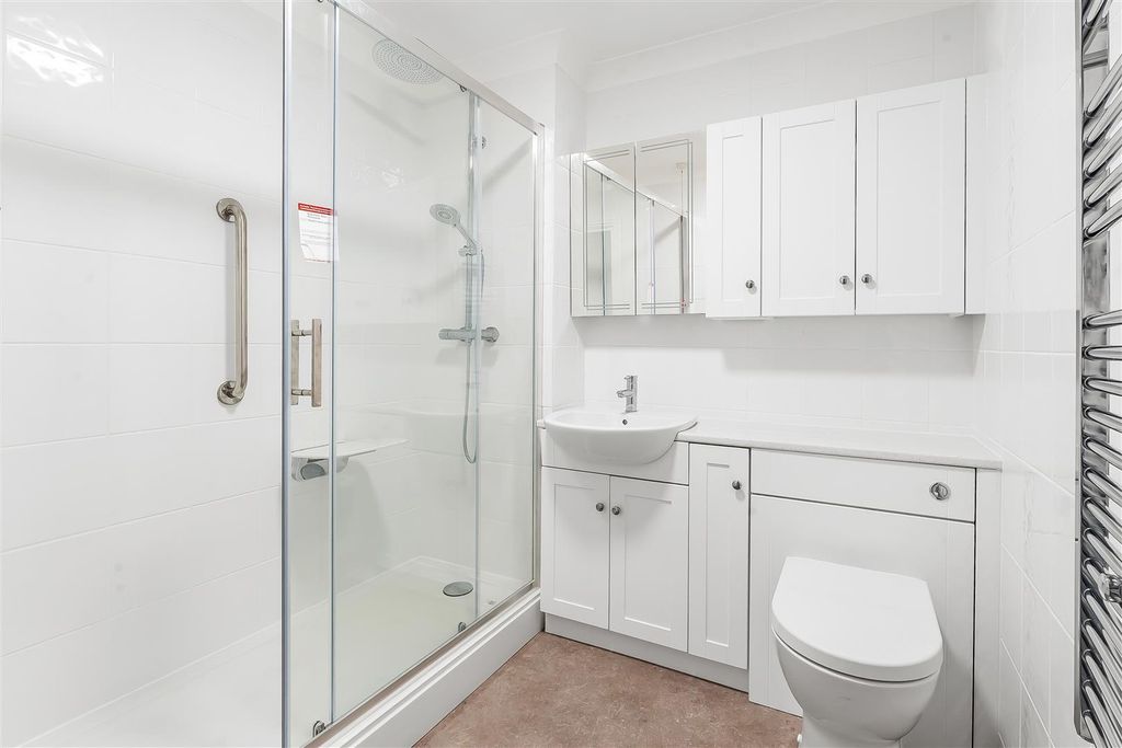 Property photo 3 of 11 Flat-5-Pegasus-Court-3.Jpg