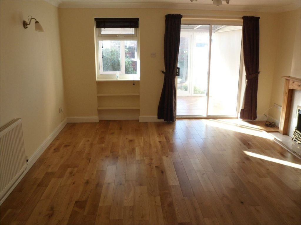 Property photo 3 of 11