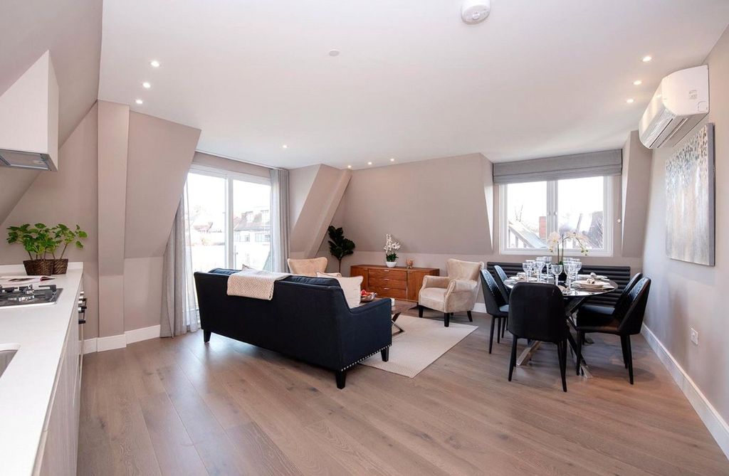 Property photo 3 of 12 Picture No. 13