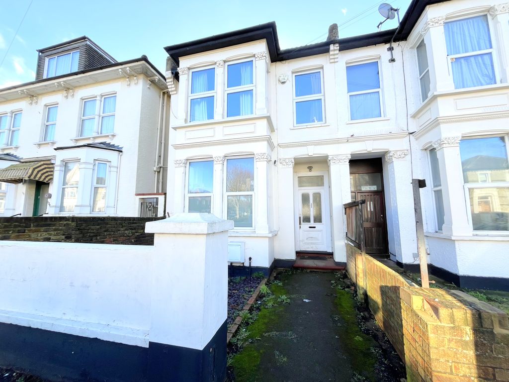 Property photo 1 of 4