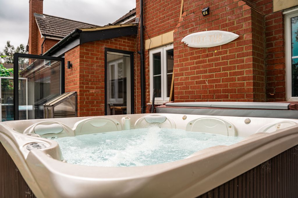 Property photo 3 of 37