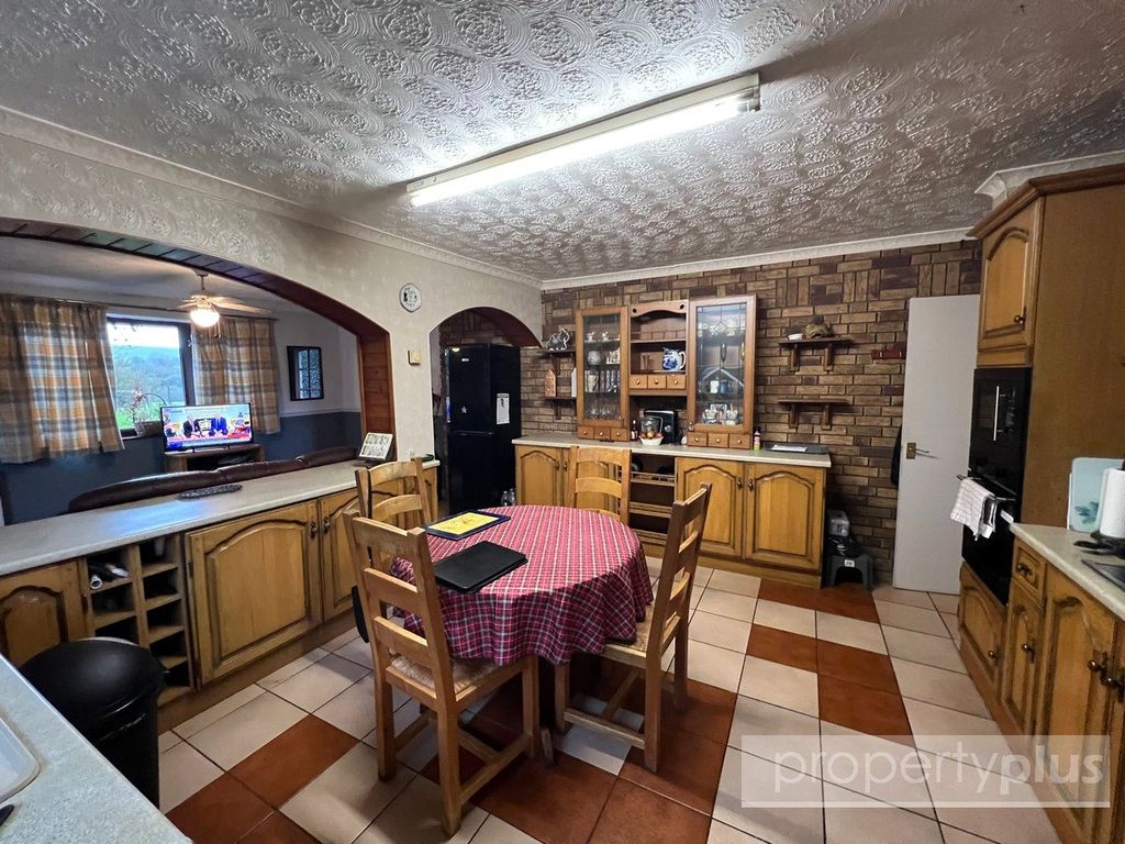 Property photo 2 of 38 Picture No. 26