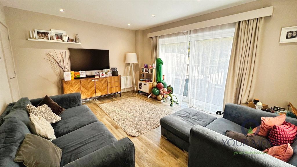 Property photo 2 of 17 Picture No. 02