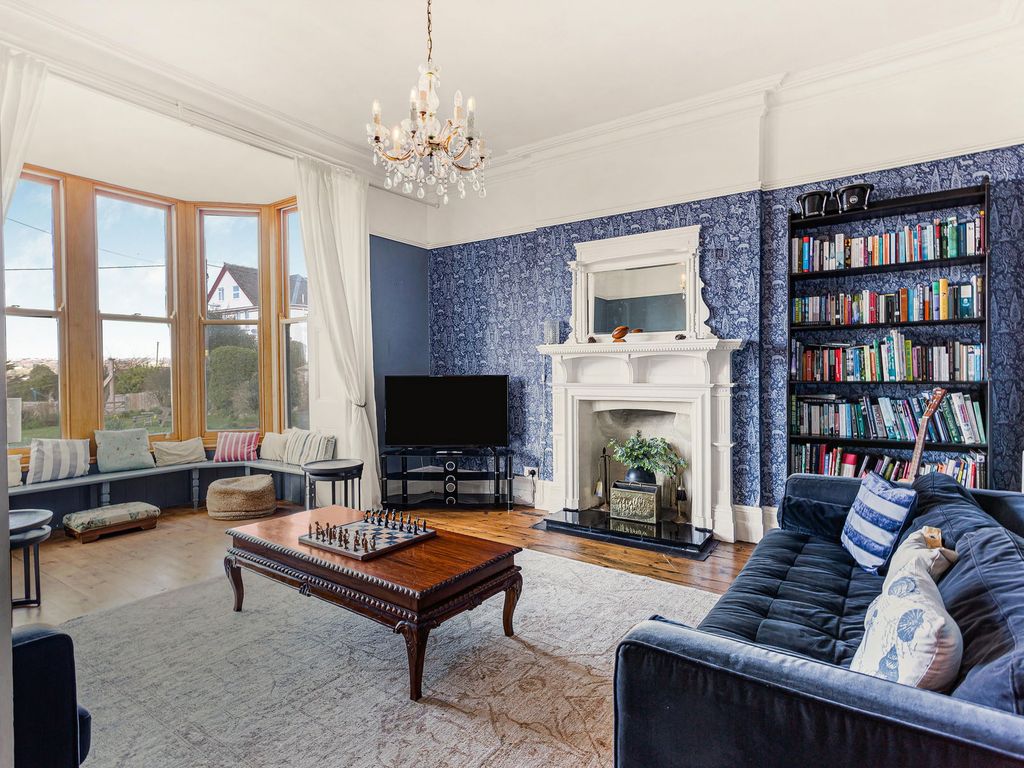 Property photo 3 of 65