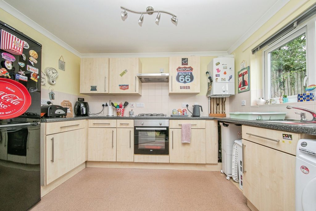 Property photo 2 of 17 Photo