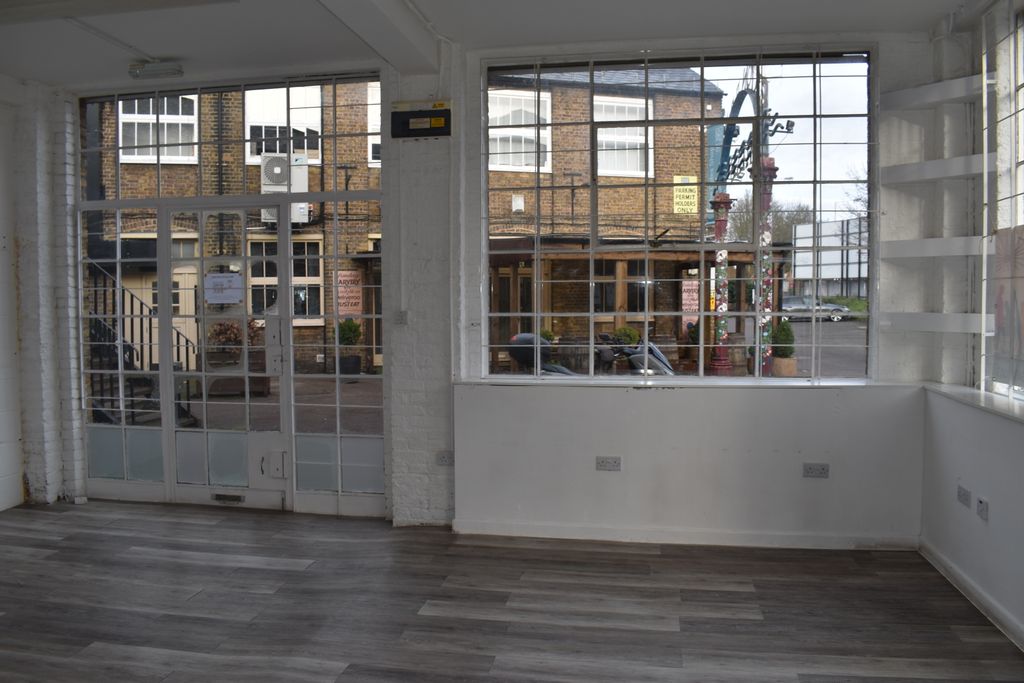 Property photo 2 of 6 Inside A Smaller Unit